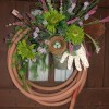 garden hose wreath at TidyMom.net