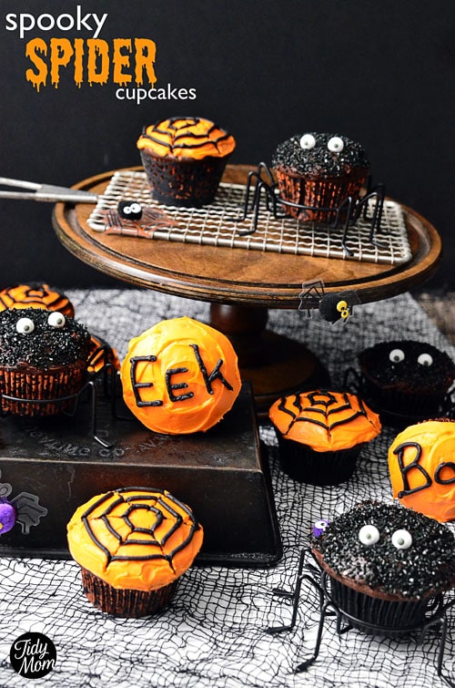 Easy Spooky Spider Cupcakes at TidyMom.net