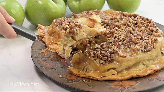 UPSIDE-DOWN APPLE PECAN PIE is a self-glazing, award winning pie that is sure to please any crowd. If you like pecan pie and apple pie, you’re going to want this apple pie recipe! Print the full recipe + watch short recipe video at TidyMom.net