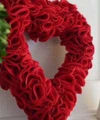 DIY Heart Felt Wreath tutorial from The Idea Room