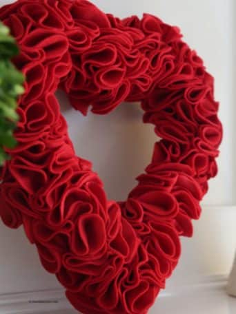 DIY Heart Felt Wreath tutorial from The Idea Room