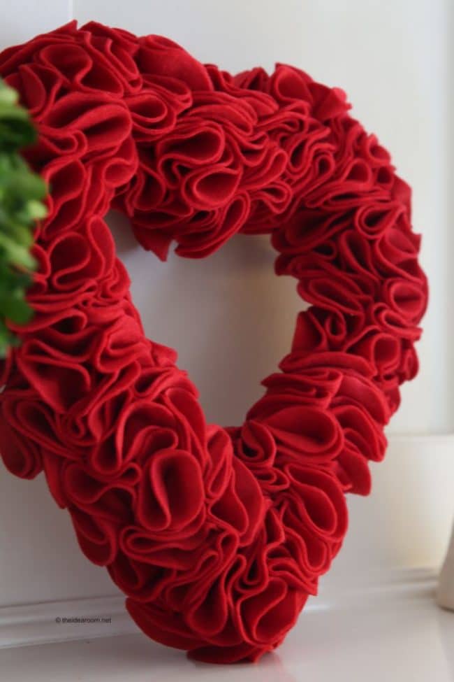 DIY Heart Felt Wreath tutorial from The Idea Room