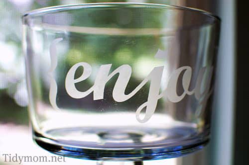 DIY Etched Glass {enjoy} bowl tutorial (great gift idea) at TidyMom.net