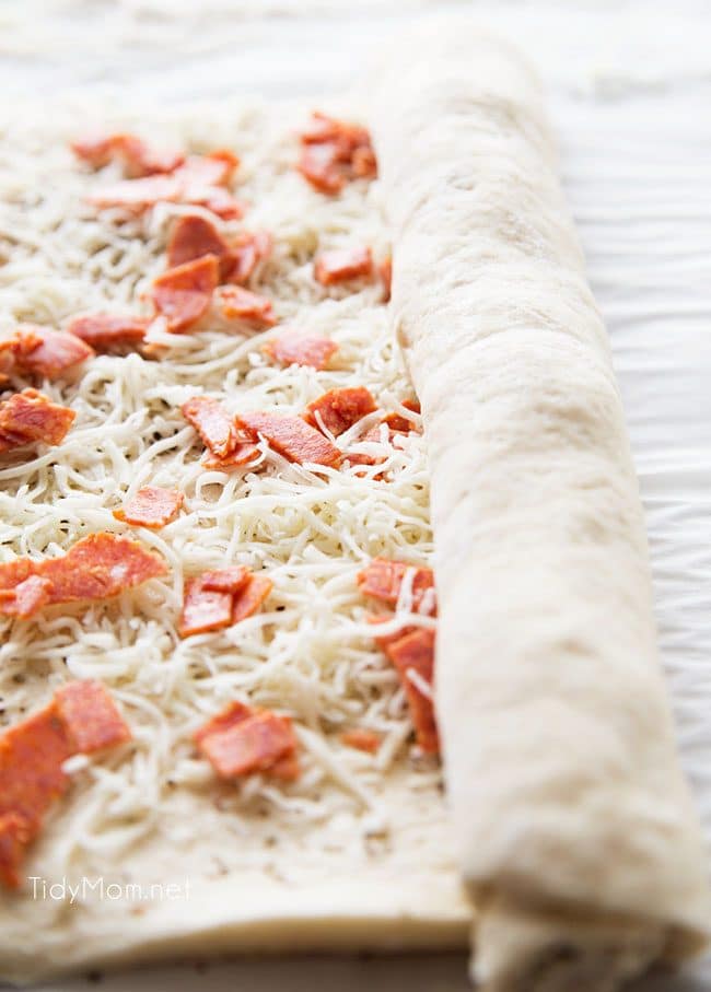 omemade pizza rolls put a new spin on pizza night!