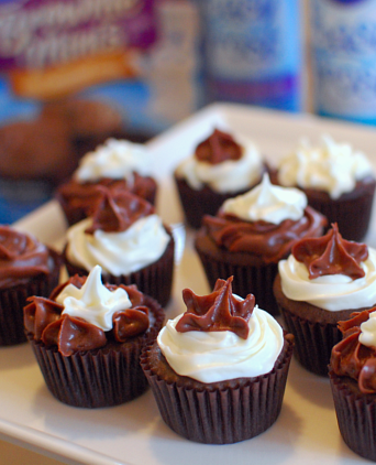 Pillsbury Mini Brownies and Easy Frost Frosting