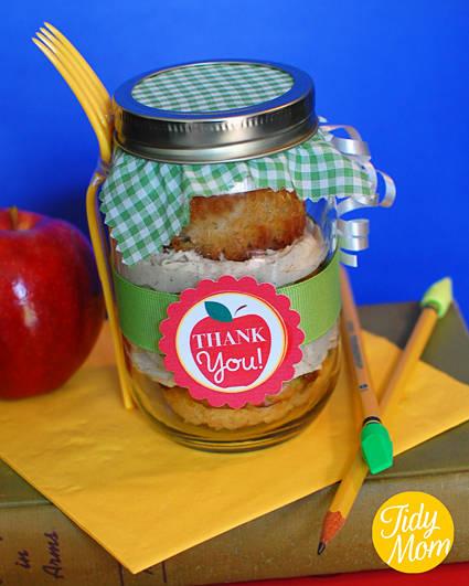  Cupcakes in a jar with printable thank you label - ready to give to your favorite teacher.