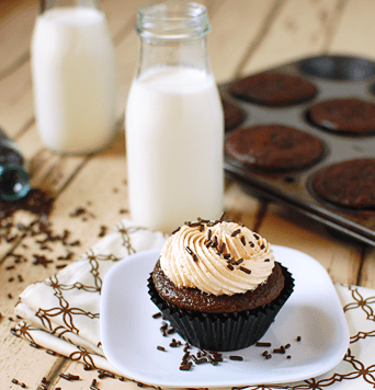 Banana Chocolate Cupcakes with Peanut Butter Frosting