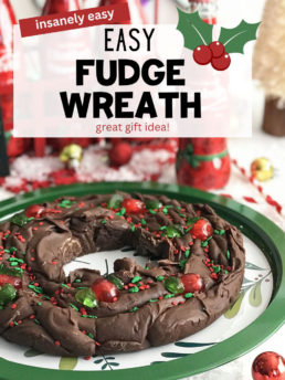 Easy fudge wreath on a holiday tray