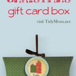 easy printable Christmas gift card box at TidyMom.net