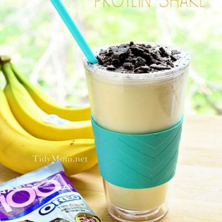Instead of buying over-priced, sugar-laden smoothies and milkshakes, try a homemade Banana Cream Oreo Protein Shake. It’s not only easier on the pocketbook and delicious, but it’s healthier too! PRINT the recipe at TidyMom.net