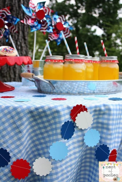 Cheap & easy Summer Holiday Table Decor