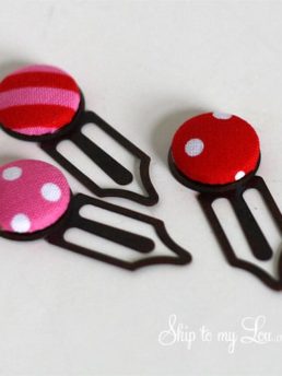 DIY button-bookmarks from Skip to my Lou at TidyMom