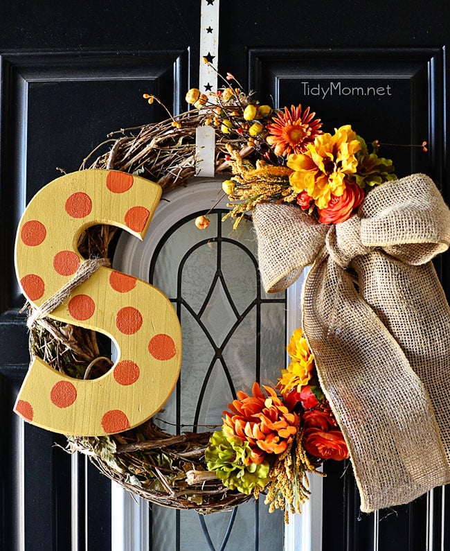 https://tidymom.net/blog/wp-content/uploads/2013/09/DIY-Monogram-Fall-Wreath_TidyMom.jpg