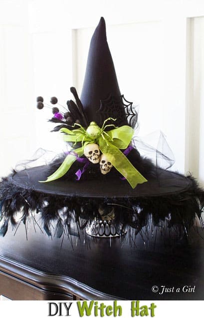  Chapeau de sorcière DIY - Décor d'Halloween de Juste une fille. Tutoriel à TidyMom.net