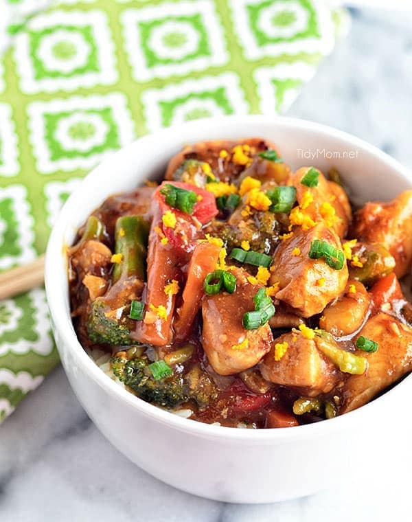 This easy Spicy Orange Chicken recipe is full of the amazing flavor you love, without restaurant-style calories! get the #recipe at TidyMom.net