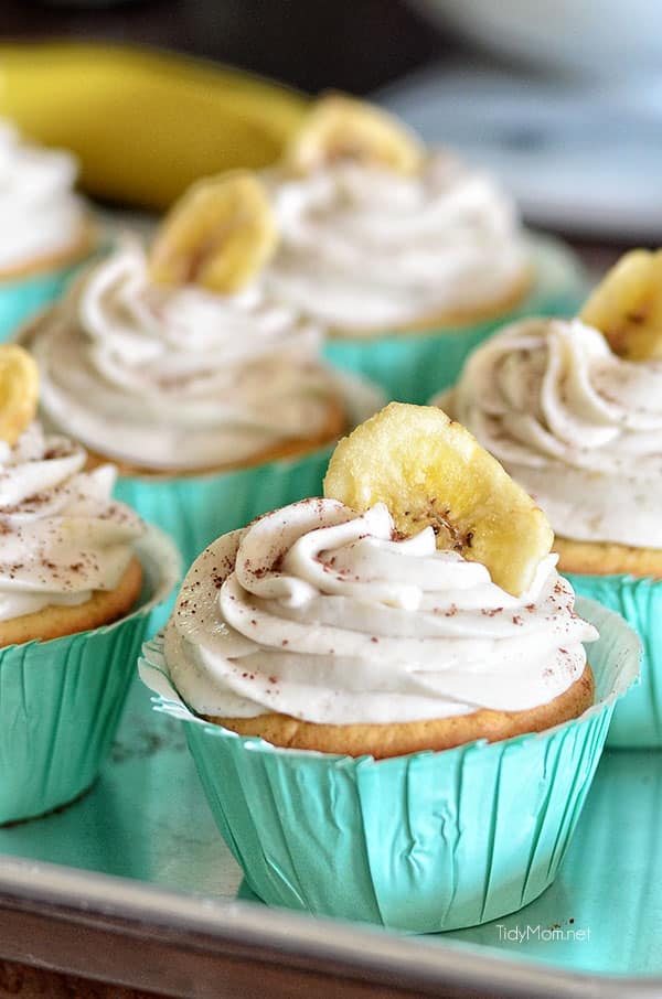 Banana Cream Pie Cupcakes: French vanilla cupcake with banana custard filling and banana buttercream frosting. recipe at TidyMom.net
