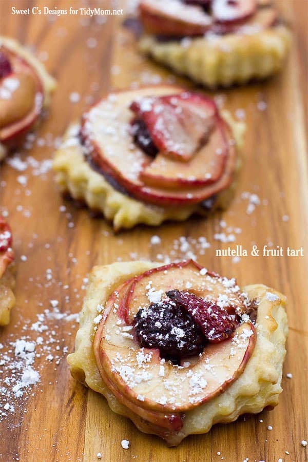 Delicious and incredibly easy to make! Nutella and Fruit Tart recipe from Sweet C's Designs at TidyMom.net