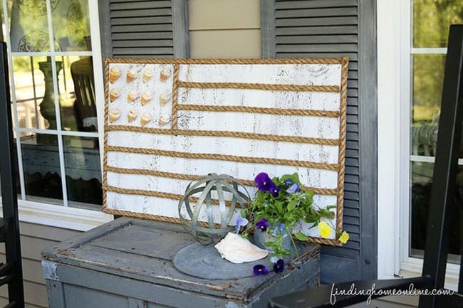 Bring a little bit of the beach right to your front porch.  DIY Rope and Shell Beach Flag from FindingHomeOnline.com tutorial at TidyMom.net