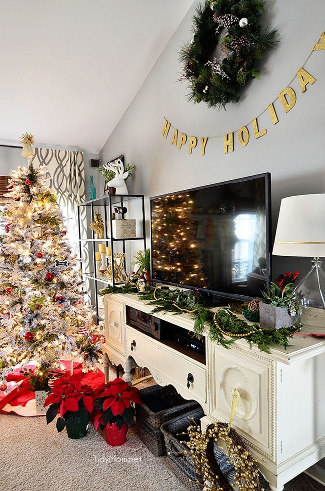 Christmas Holiday Home Tour at TidyMom.net