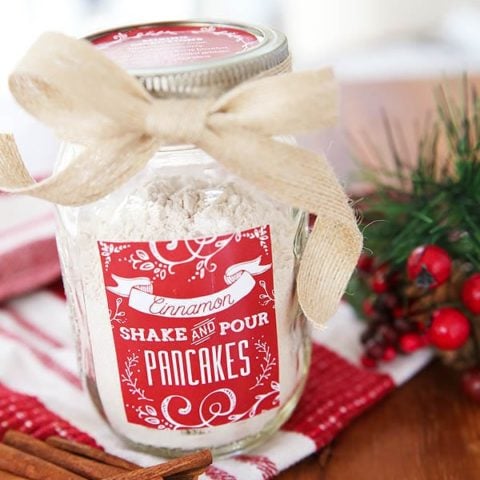 Great Handmade Gift Idea! Cinnamon Shake & Pour Pancake Mix In A Jar. Details at TidyMom.net