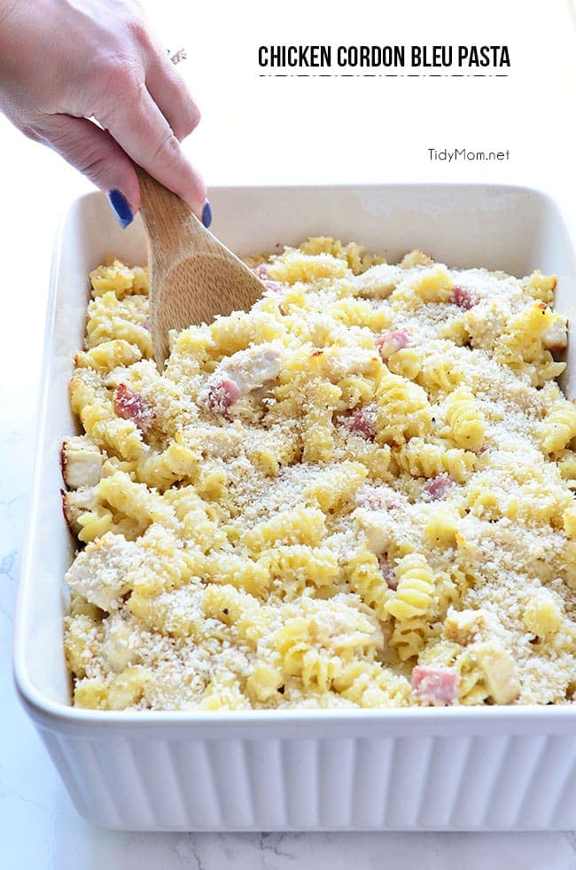 gemakkelijk Kip Cordon Bleu Pasta recept op TidyMom.net