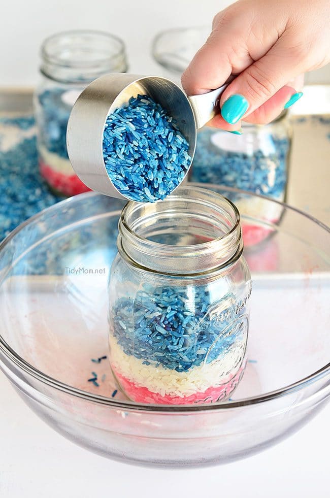 How to Make Patriotic Colored Rice Jars at TidyMom.net