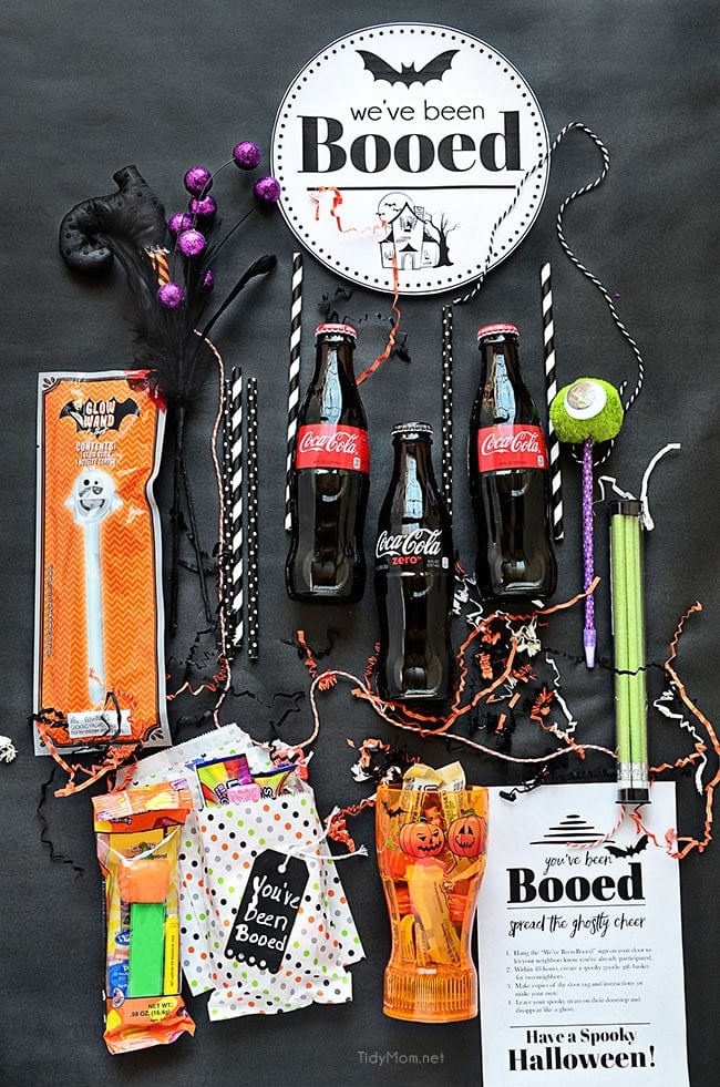 Coca-Cola Halloween Boo Kurv med gratis du har Blitt Booed utskrivbare på TidyMom.net