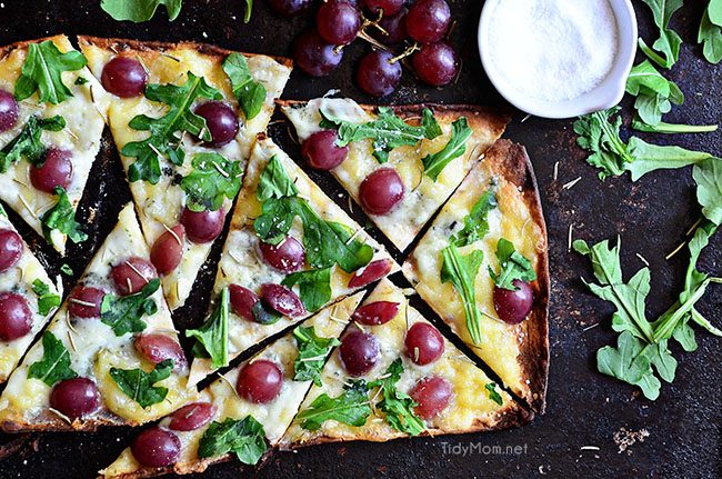 Grilled Grape Brie and Arugula Flatbread Pizza recipe at TidyMom.net