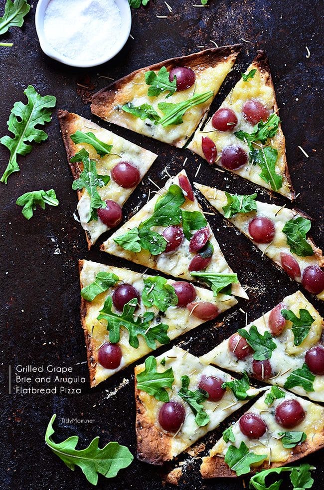 grilled grape brie and arugula flatbread pizza