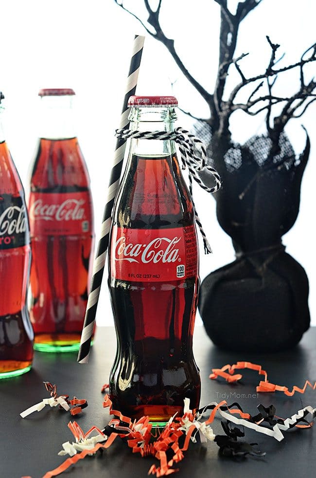 Coca-Cola Halloween Boo Kurv med gratis du har Blitt Booed utskrivbare på TidyMom.net