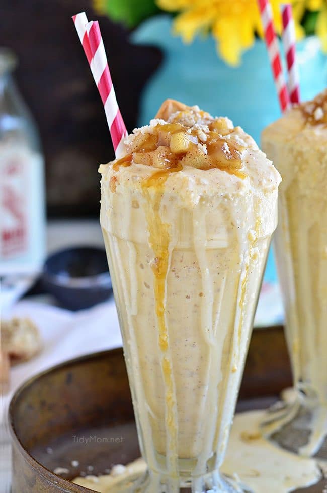 No plate and fork needed for this apple pie a la mode! Dutch Apple Pie Milkshake recipe at Tidymom.net