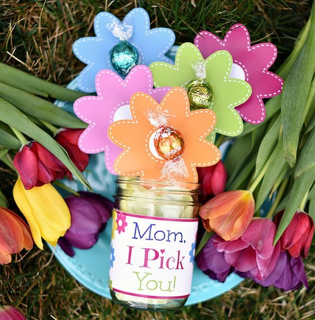 Mother’s Day Brunch Meal Plan recipes, printables and decor at TidyMom.net - Mother’s Day Chocolate Flowers Bouquet Gift for Mom