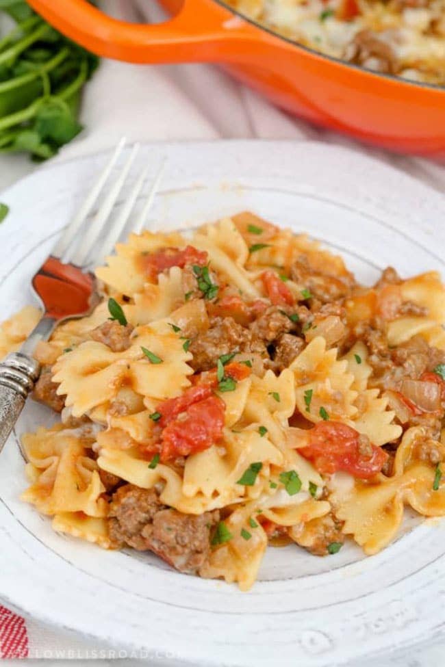 CHEESY BEEF & TOMATO SKILLET by Yellow Bliss Road — Find crafts, printables, recipes and more for a Back to School Meal Plan at TidyMom.net