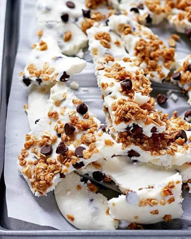 CHOCOLATE CHIP GRANOLA FROZEN YOGURT BARK by Honey and Birch — Find crafts, printables, recipes and more for a Back to School Meal Plan at TidyMom.net