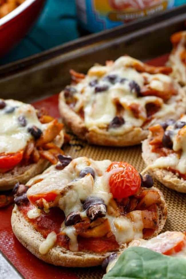 CHICKEN SALSA MINI PIZZAS by The Cookie Writer — Find crafts, printables, recipes and more for a Back to School Meal Plan at TidyMom.net