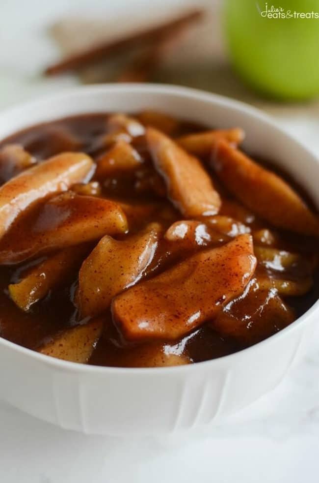 Best Comfort Food Meal Plan. Crockpot Cinnamon Apples from Julie's Eats & Treats. Get More meal plan recipes, printable and decor at TidyMom.net