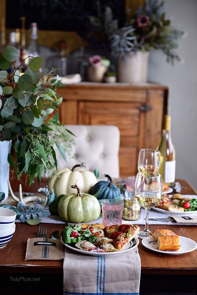 Fall entertaining. Simple and elegant. Green and blue fall tablescape with a stress-free, hot from the oven meal idea. Get all the fall entertaining ideas and tips at TidyMom.net