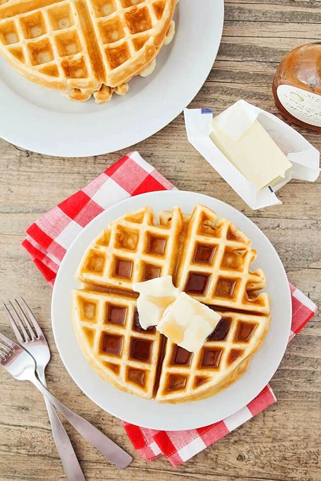 christmas-brunch-golden-butter-waffles-photo