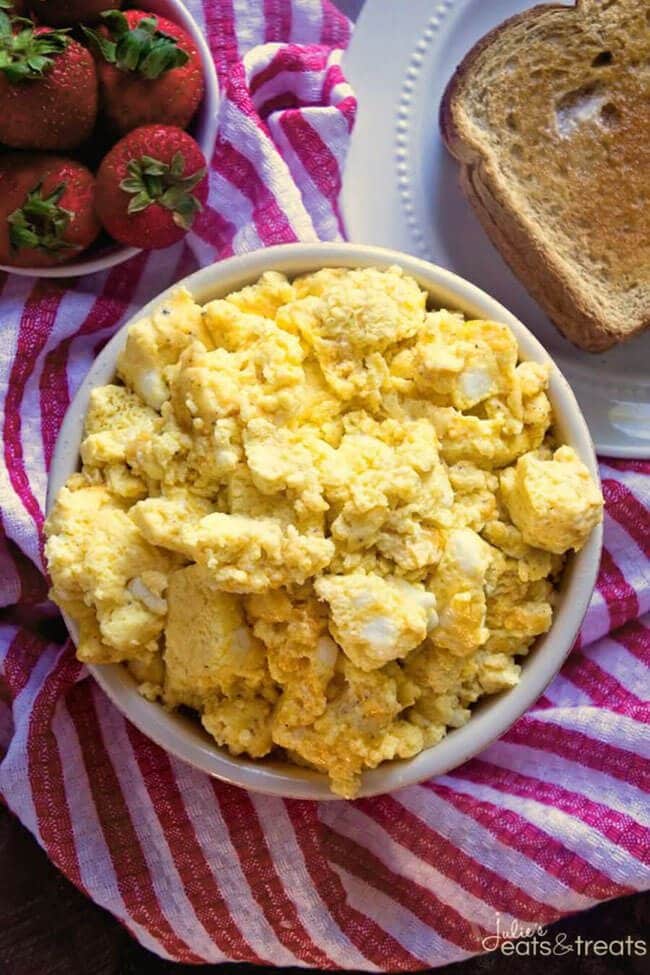 christmas-brunch-oven-baked-scrambled-eggs-photo