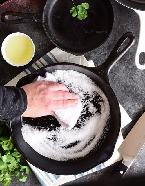 How To Clean A Cast Iron Skillet And Have It For A Lifetime TidyMom   How To Clean Cast Iron Skillet Pic 500x637 