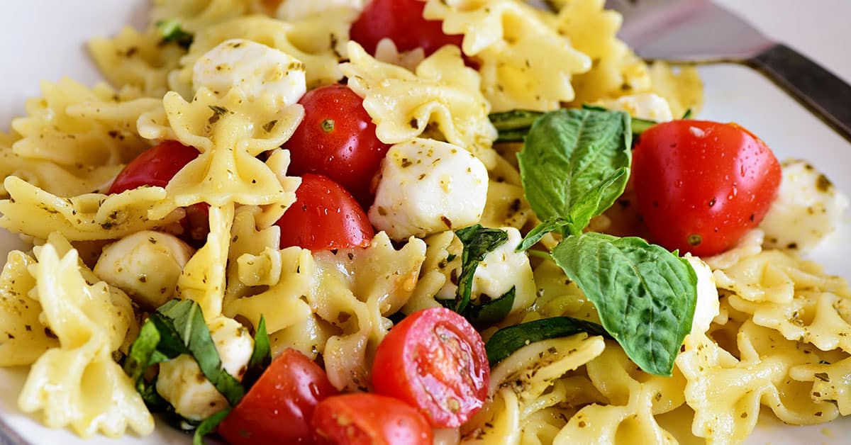 Caprese Pasta Salad {VIDEO} - TidyMom®