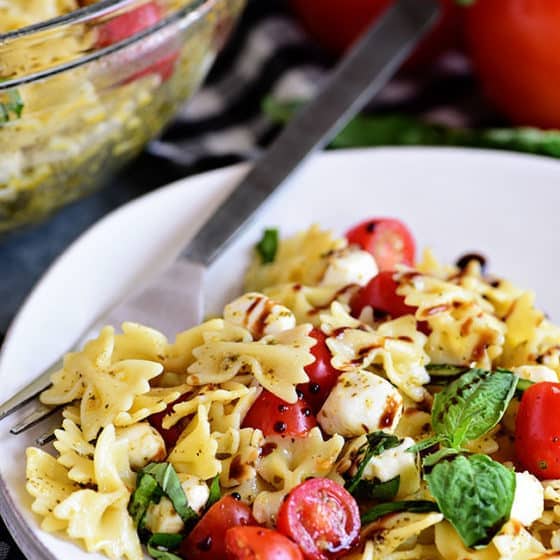 Caprese Pasta Salad {VIDEO} - TidyMom®