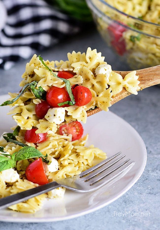 caprese pasta salad