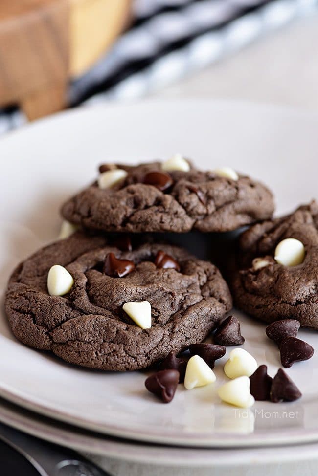 Oreo Pudding Cookies on a plate