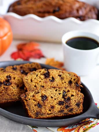 The aroma when this Chocolate Chip Pumpkin Banana Bread comes out of the oven is nothing short of heaven! This is the quick bread recipe every pumpkin spice lover needs! It’s perfect for dessert, breakfast, gifting or just snacking!