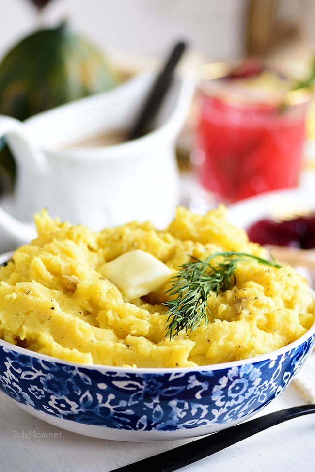 acorn squash mashed potatoes in bowl