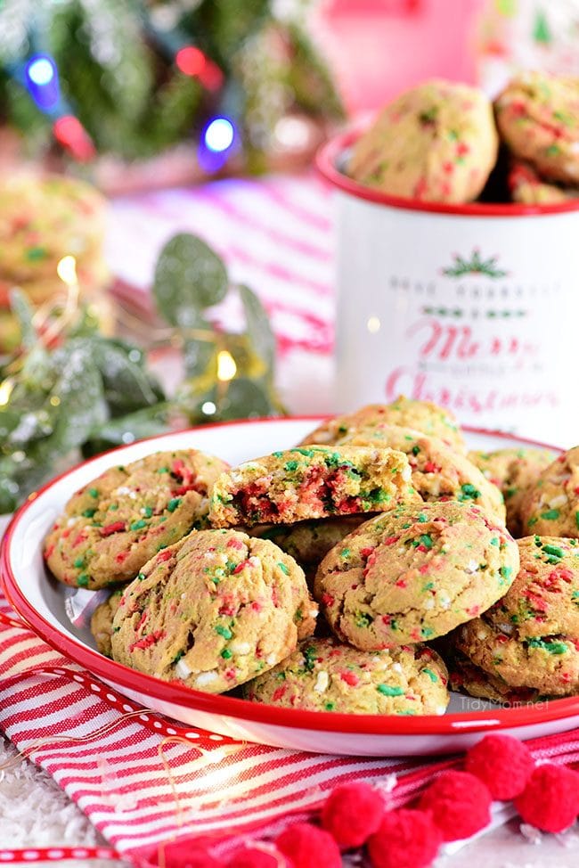 I baked a Christmas cookie platter : r/Baking