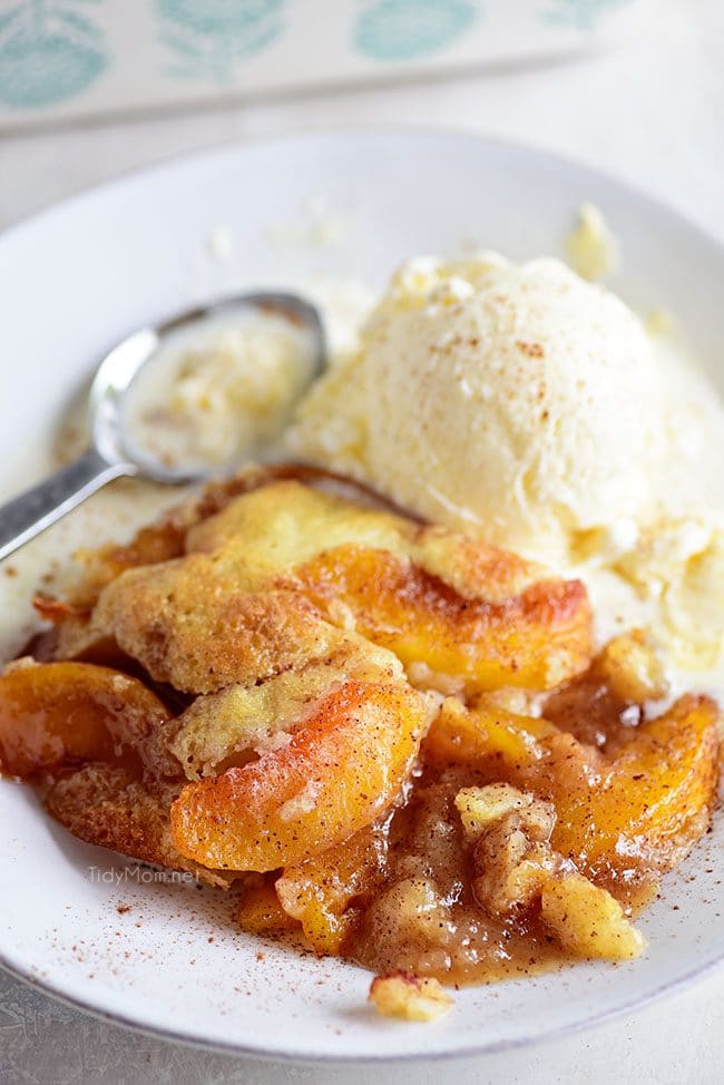 Easy Peach Cobbler {+VIDEO} | TidyMom®