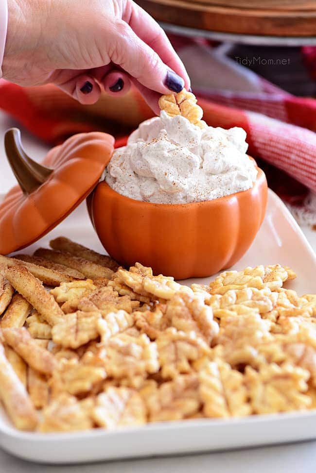 cinnamon whipped cream with pie crust cookies