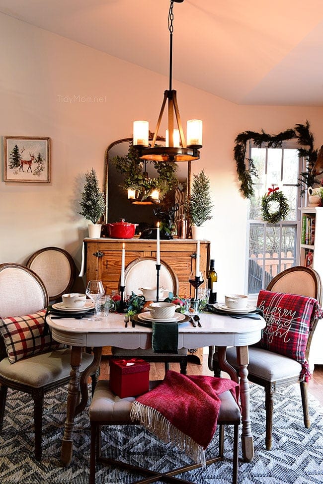 Simple Christmas Table + Quick Tips - TidyMom®
